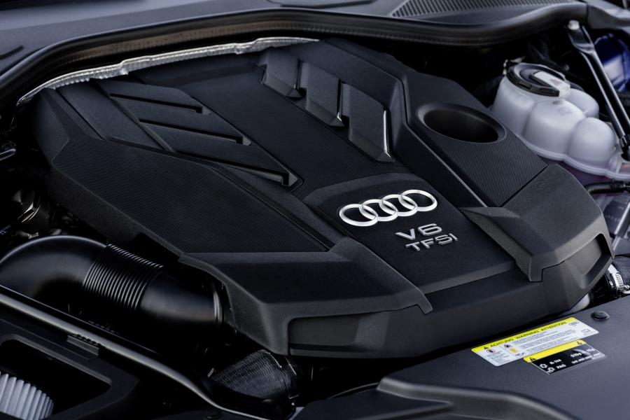 Моторный отсек Audi A8 55 TFSI Quattro (D5) 2017 года  (WW) (фото 13 из 40)